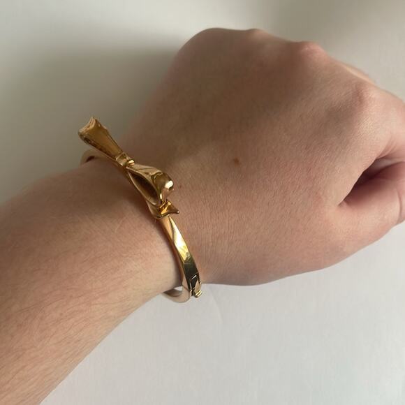Kate Spade rose Gold Love Notes Take A Bow Bangle Bracelet Hinged opening - Picture 5 of 6